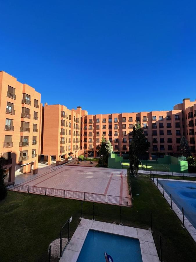 Samaniego Suite, Airport, Ifema Turistico Madrid Exterior photo
